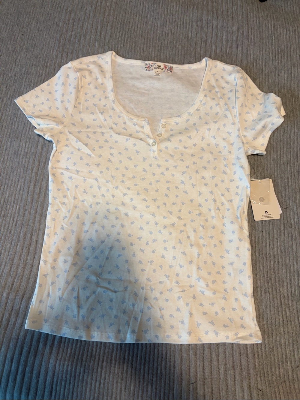 NWT Kohl's Pink Republic White Henley Tee with Blue Flower Print, Size Large